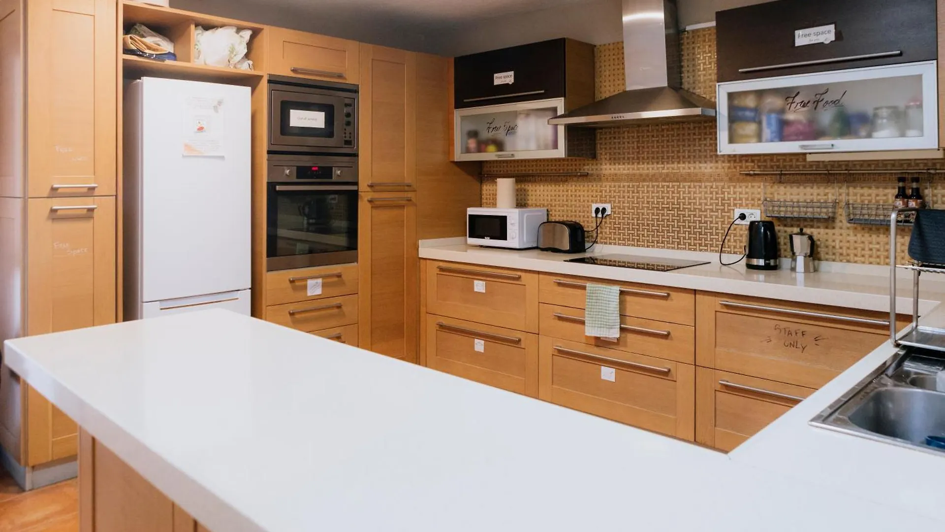 Endless Summer Hostel (Adults Only) Адехе