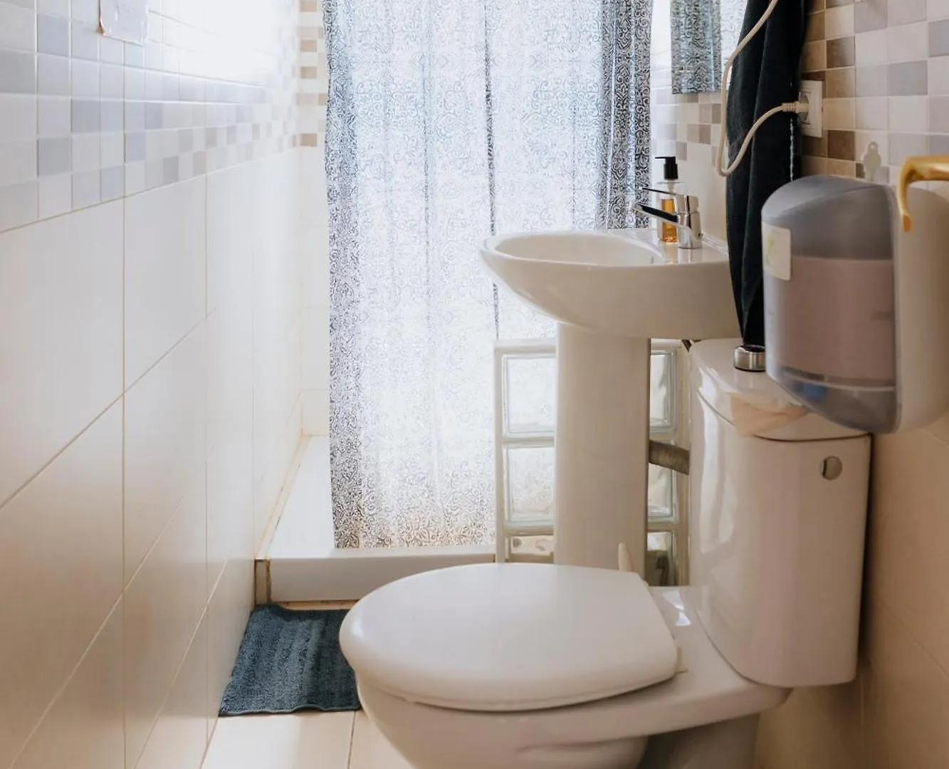 Endless Summer Hostel (Adults Only) Адехе