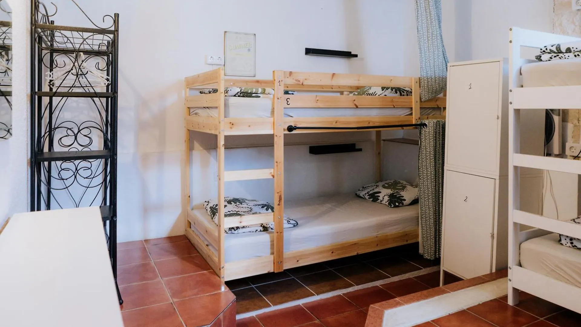אדחה Endless Summer Hostel (Adults Only)